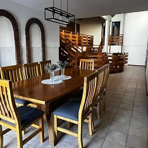 Gran Casa A Metros Del Parque Gral San Martin Сasa de vacaciones